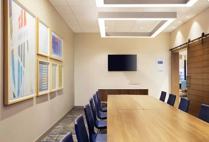 ホテル Holiday Inn Express & Suites Port Washington, An Ihg