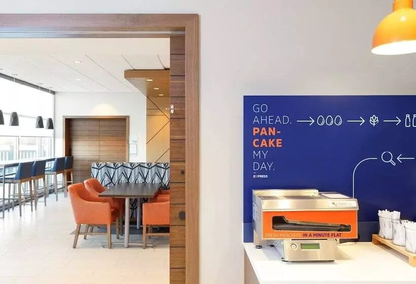 ホテル Holiday Inn Express & Suites Port Washington, An Ihg