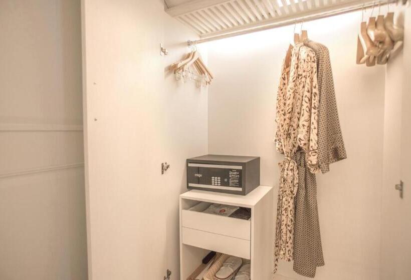 Otel Pantower International