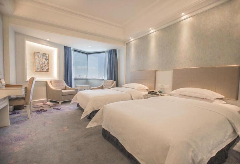 Otel Pantower International