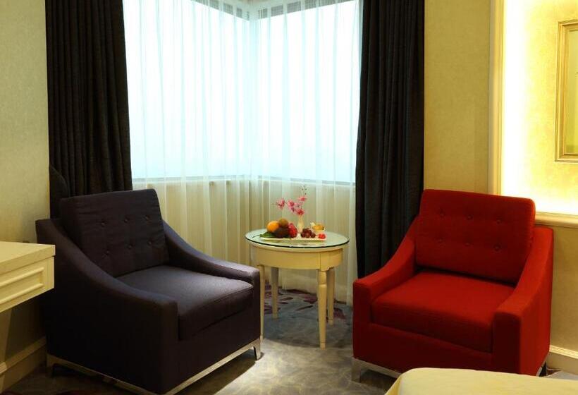 Otel Pantower International