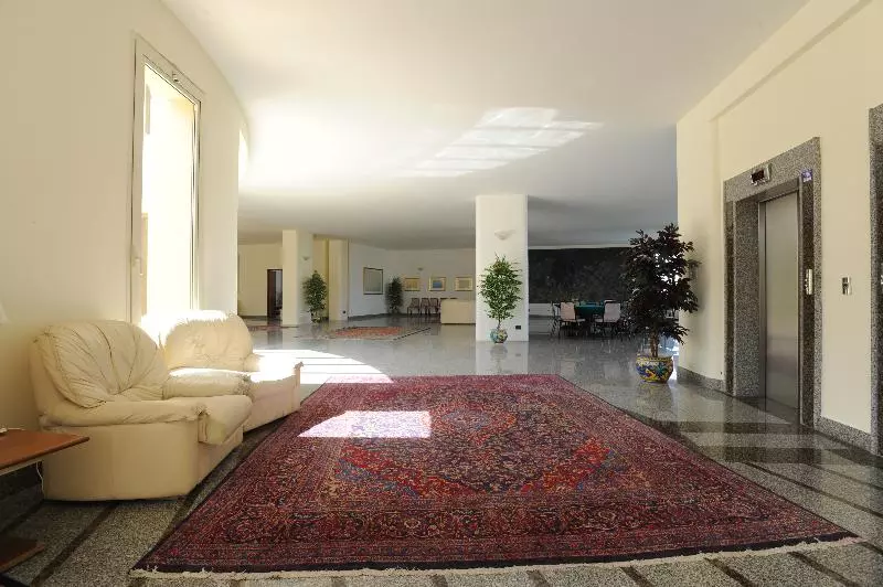 Отель President