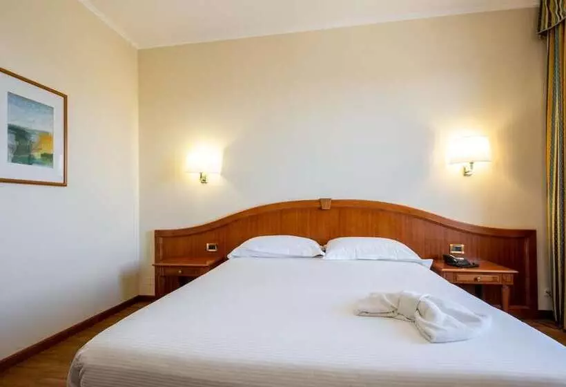 Отель President