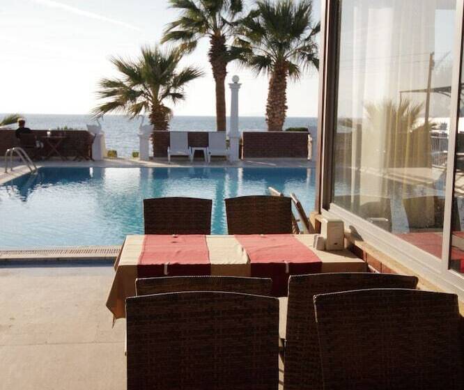 Отель Sun And Sea Beach