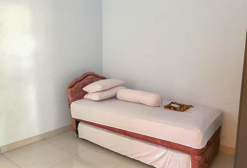 בית מלון כפרי Taman Wisata Siwalk Cottage Syariah