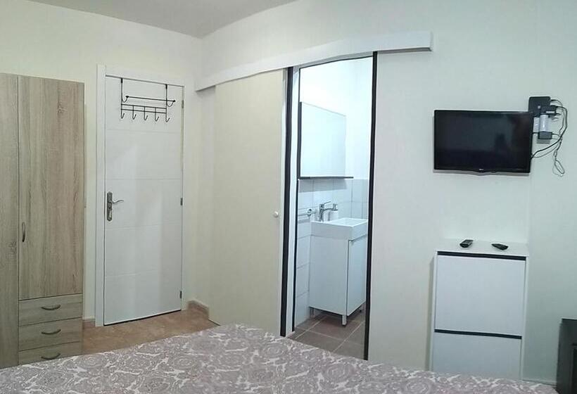 Kiki Vivienda Bed & Breakfast