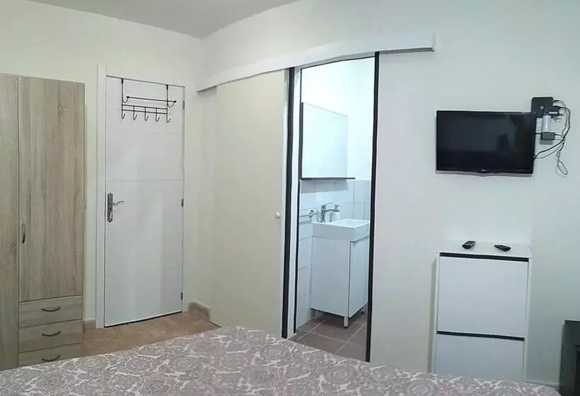 Kiki Vivienda Bed & Breakfast