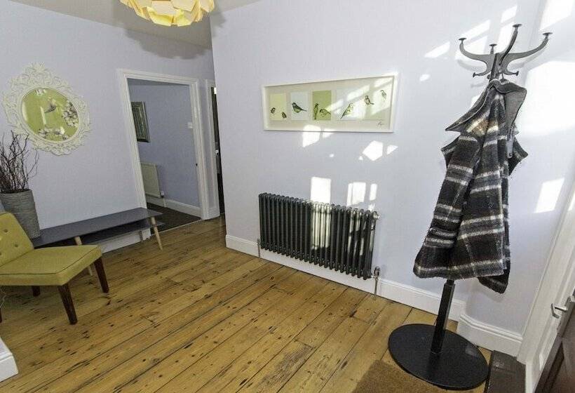 Streamways Nr Croyde 6 Bedroom, Sleeps 12 16, Hot Tub