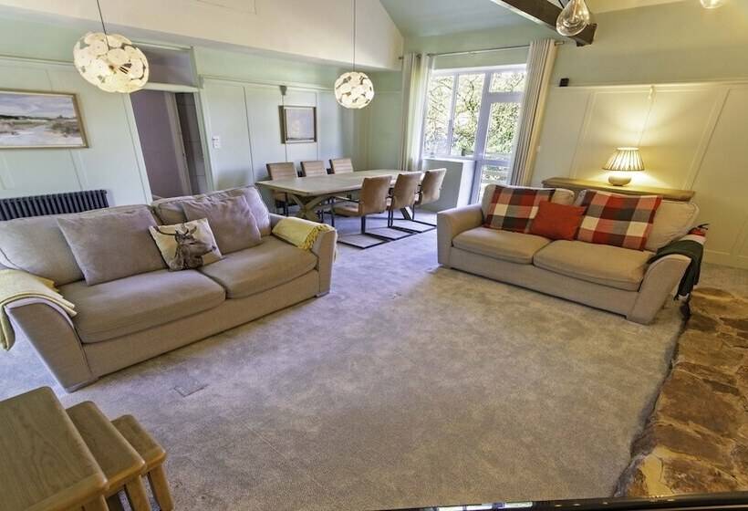 Streamways Nr Croyde 6 Bedroom, Sleeps 12 16, Hot Tub