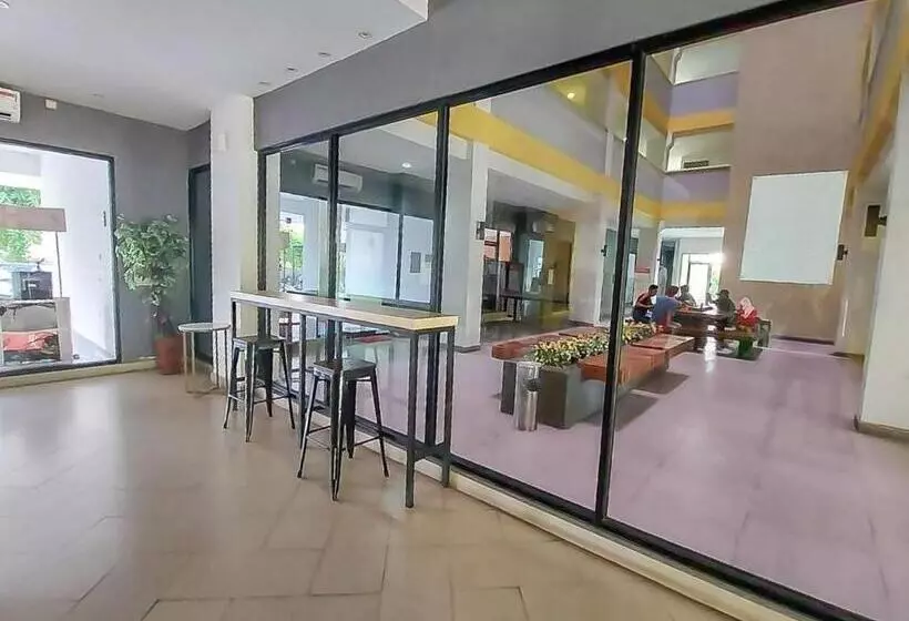 ホテル Apartemen Sentra Timur Residence   Cheap Inn Tower Orange