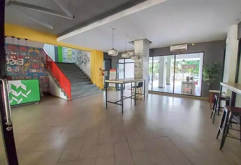 ホテル Apartemen Sentra Timur Residence   Cheap Inn Tower Orange