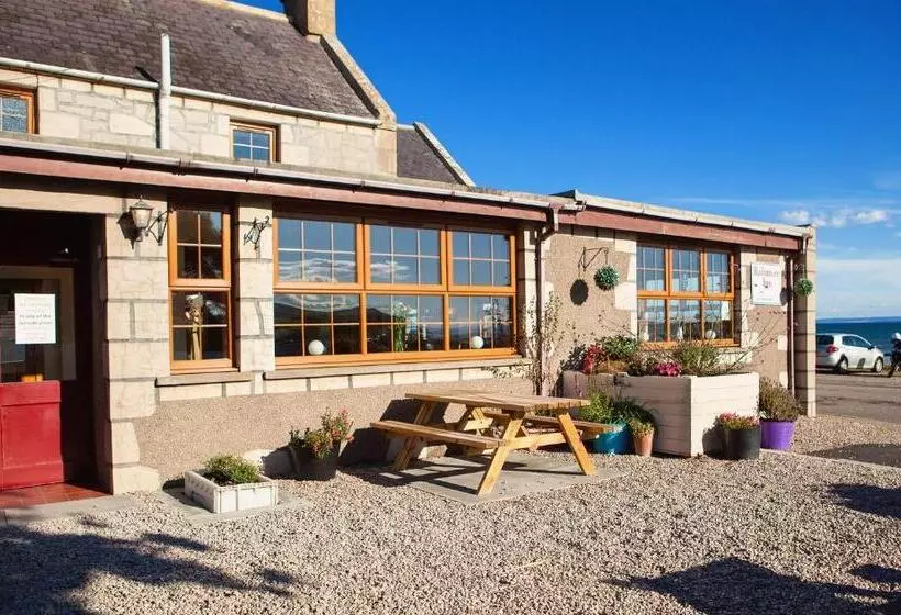 Hotelli Balintore Inn