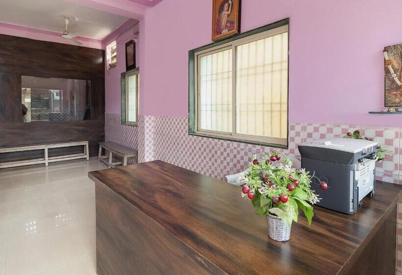 هتل Spot On Shree Gajanan