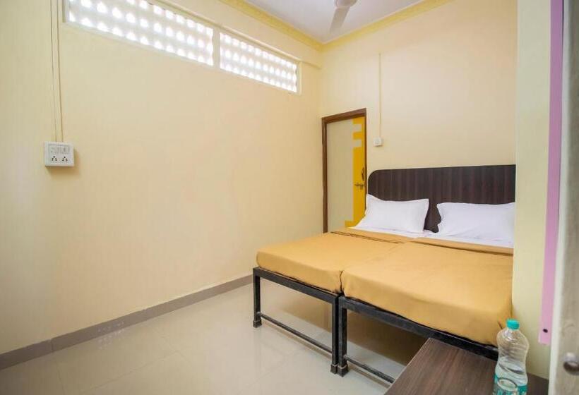 هتل Spot On Shree Gajanan