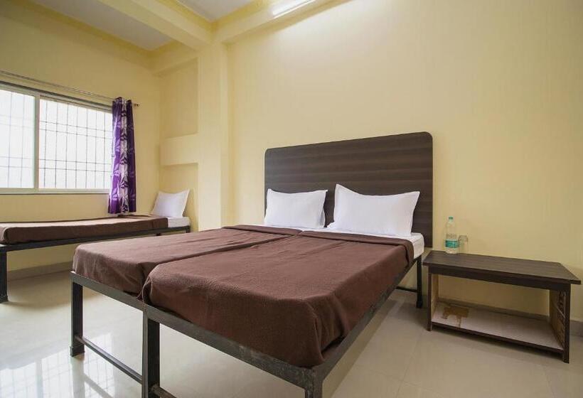 هتل Spot On Shree Gajanan