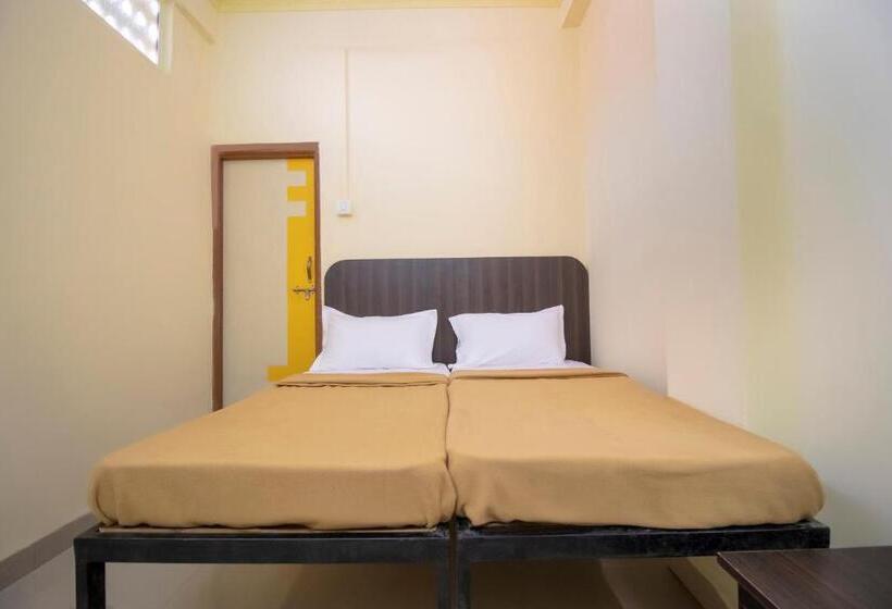 هتل Spot On Shree Gajanan