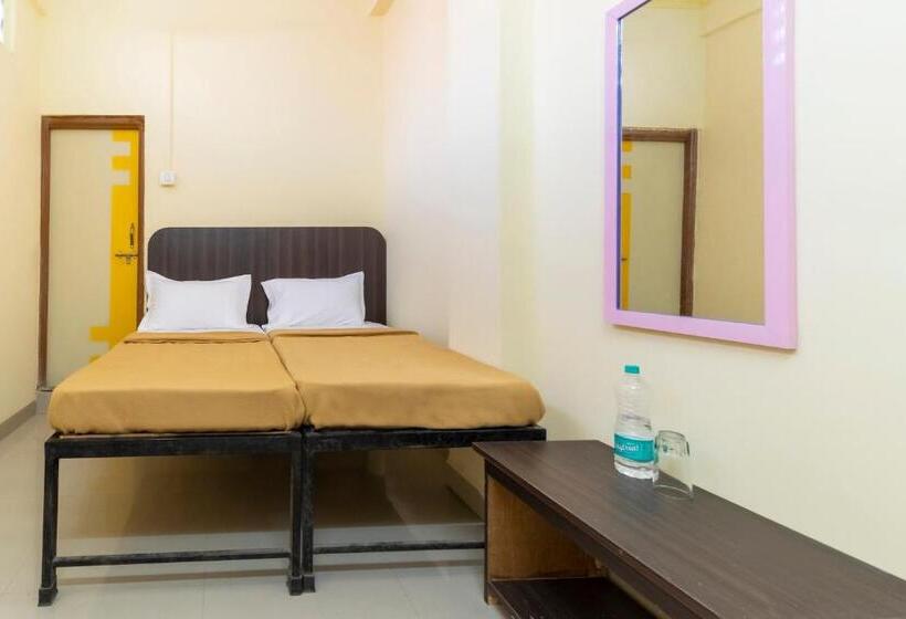 هتل Spot On Shree Gajanan