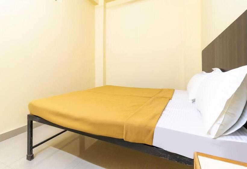 هتل Spot On Shree Gajanan