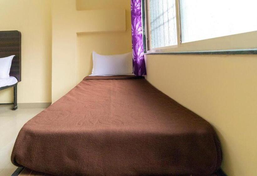 هتل Spot On Shree Gajanan