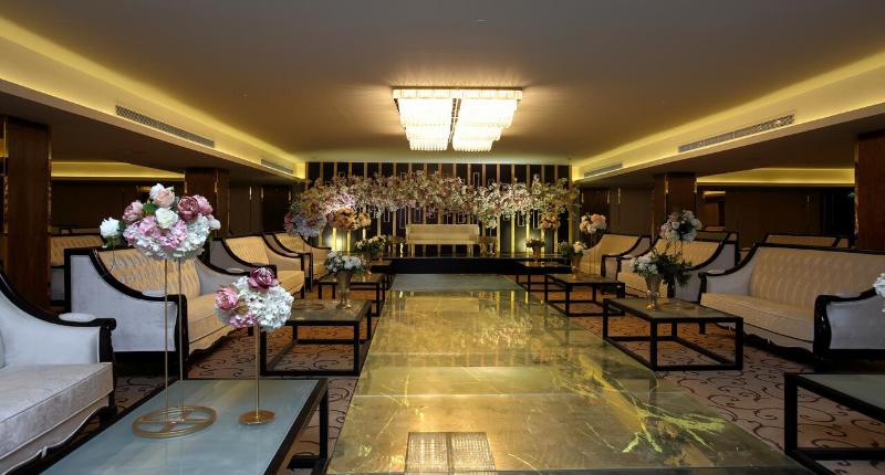 Vittori Palace Hotel And Residences