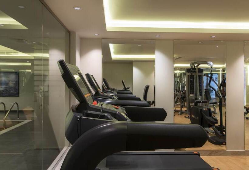 Vittori Palace Hotel And Residences