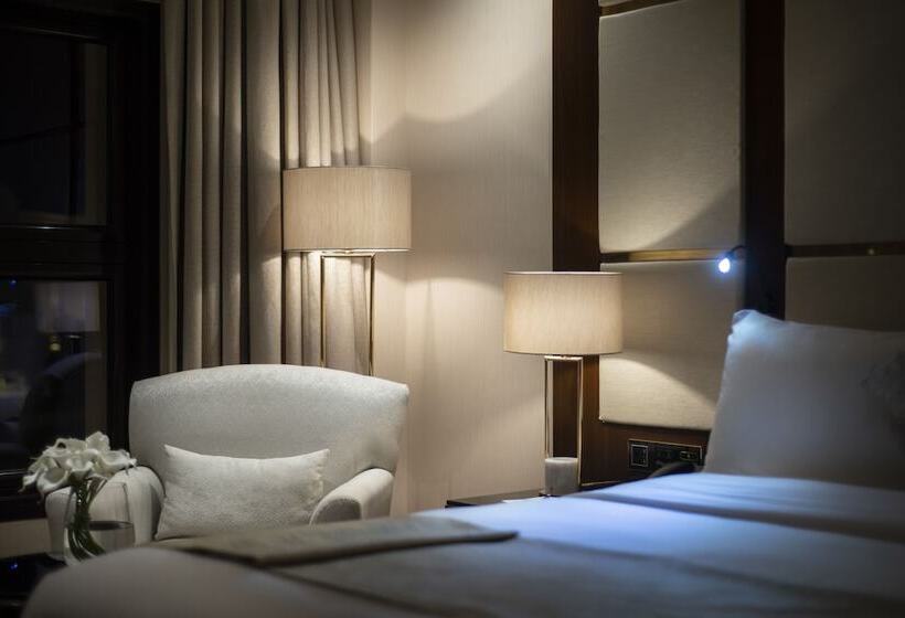 Vittori Palace Hotel And Residences