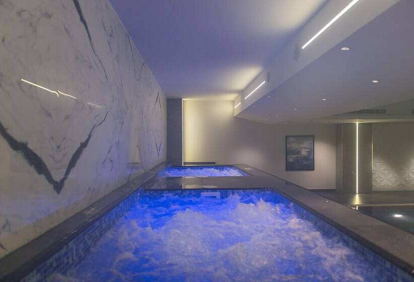 Vittori Palace Hotel And Residences