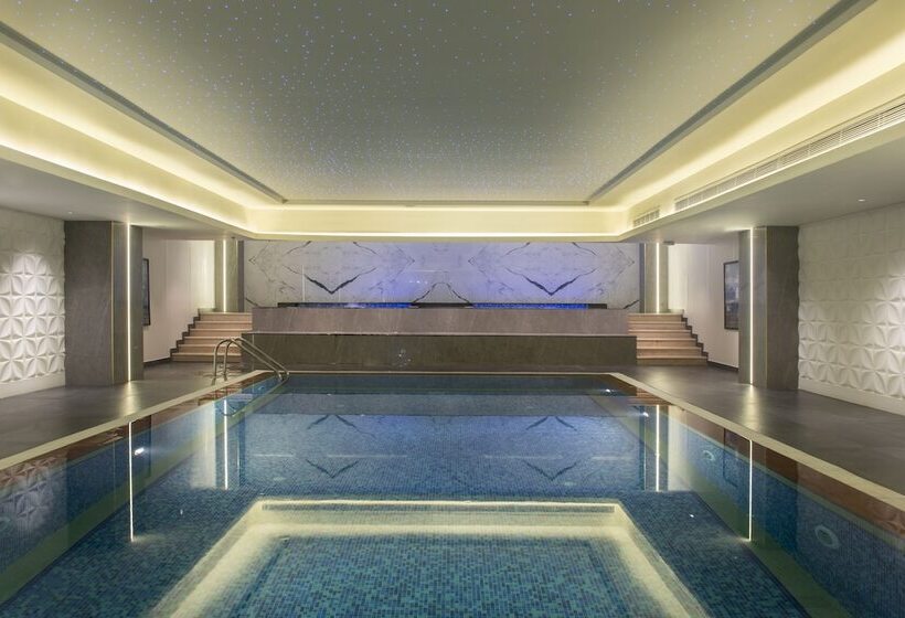 Vittori Palace Hotel And Residences