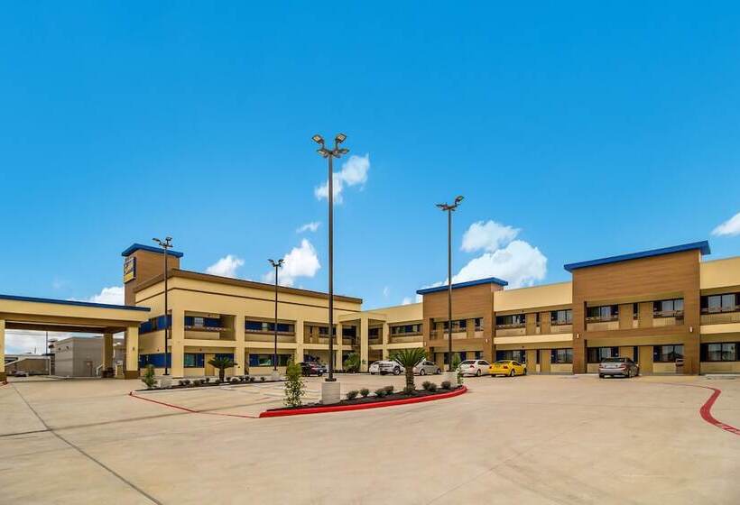 בית מלון כפרי Scottish Inn & Suites Houston Willowbrook