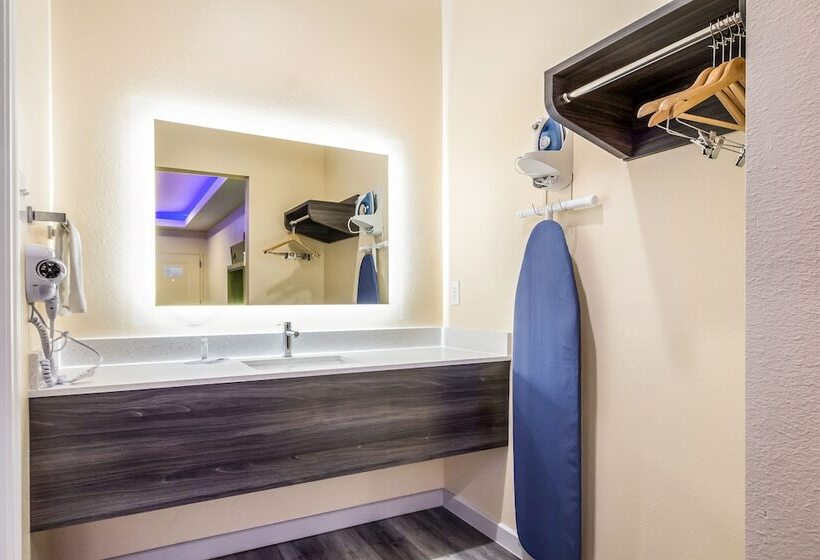 בית מלון כפרי Scottish Inn & Suites Houston Willowbrook