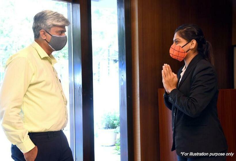 ホテル Spot On 60166 Jharana Regency