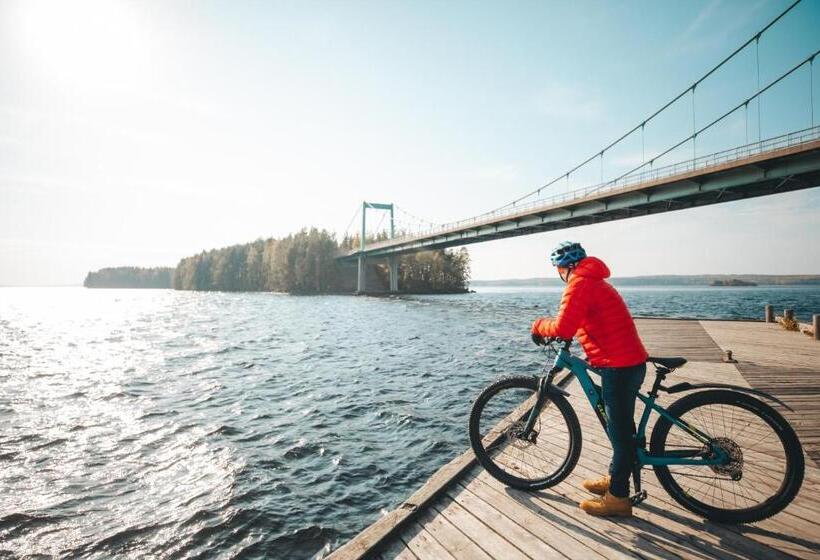 Lake Hotel Lehmonkärki   Haasi Mirror Houses