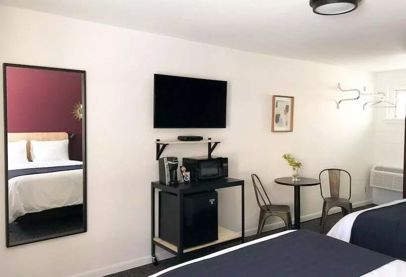 The Nomad Motel   International Falls, Mn   Near Canadian Border