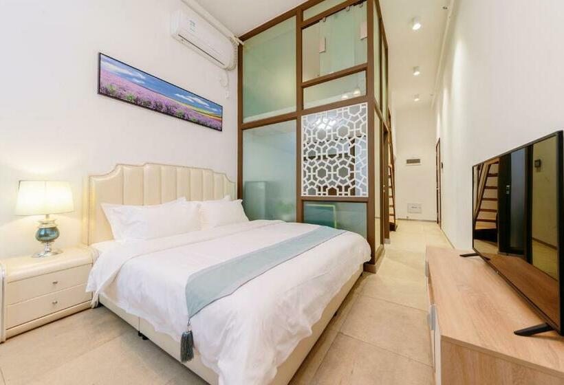 Chang Chun Teng Apart