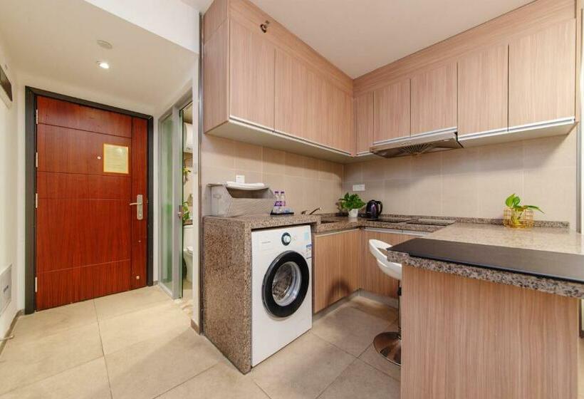 Chang Chun Teng Apart