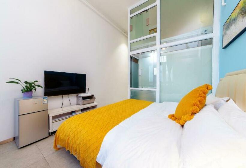 Chang Chun Teng Apart