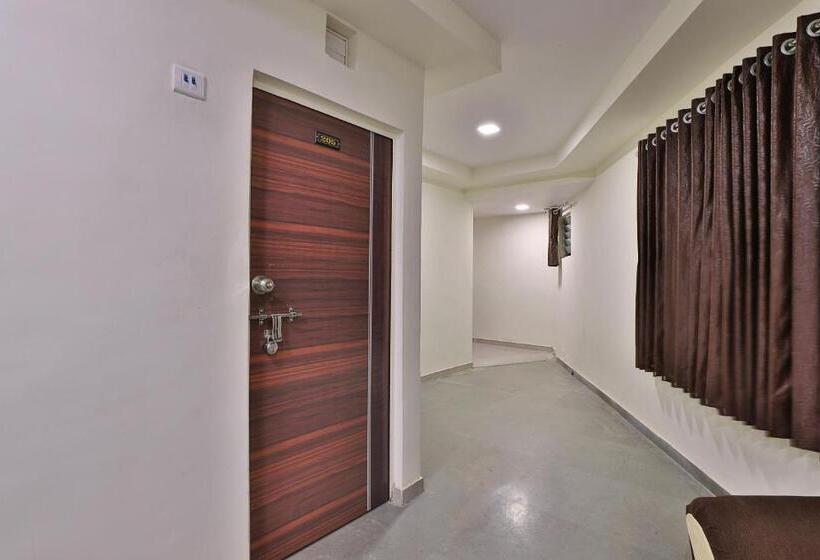 Hotell Oyo 46791 New Suryam