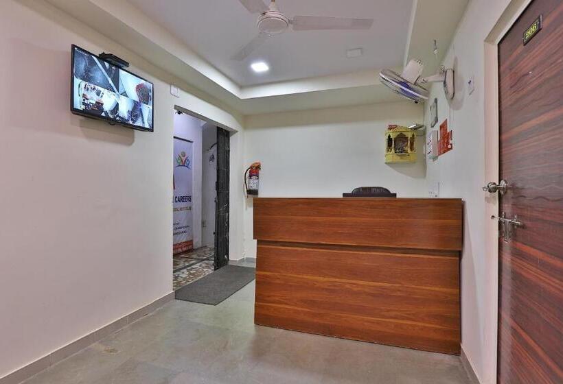 Hotell Oyo 46791 New Suryam