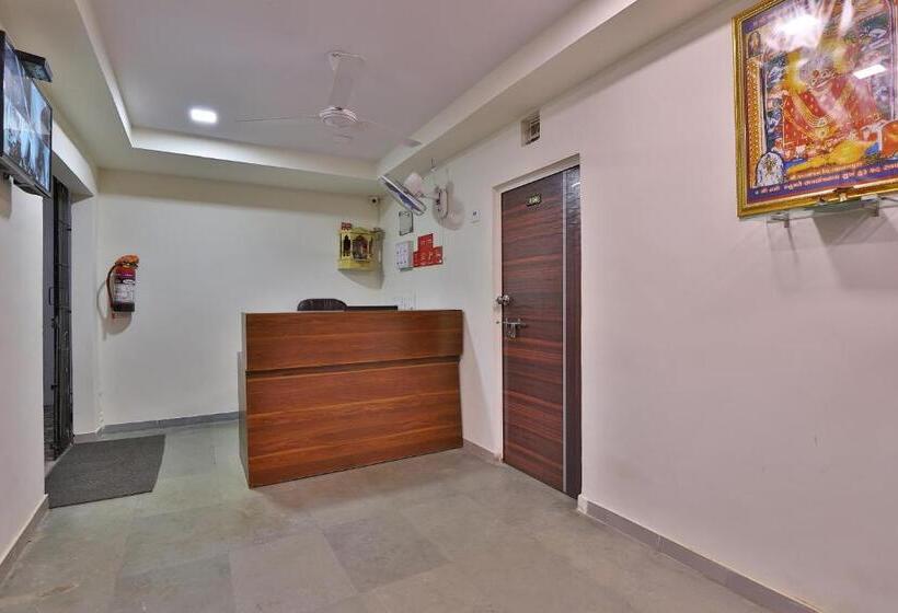 Hotell Oyo 46791 New Suryam