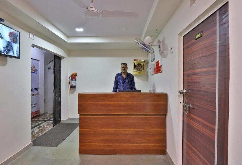 Hotell Oyo 46791 New Suryam