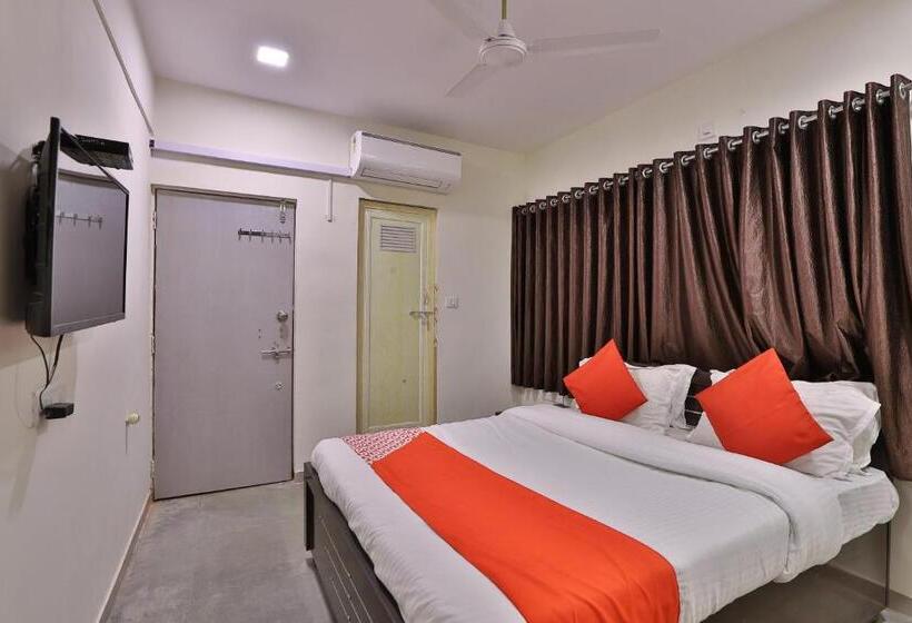 Hotell Oyo 46791 New Suryam