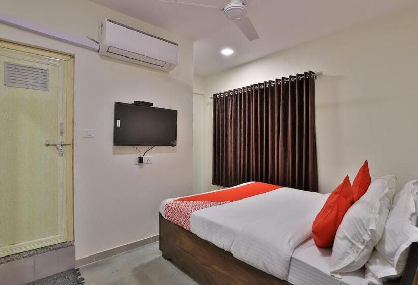 Hotell Oyo 46791 New Suryam