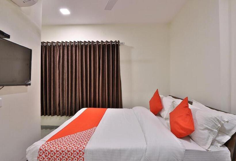 Hotell Oyo 46791 New Suryam