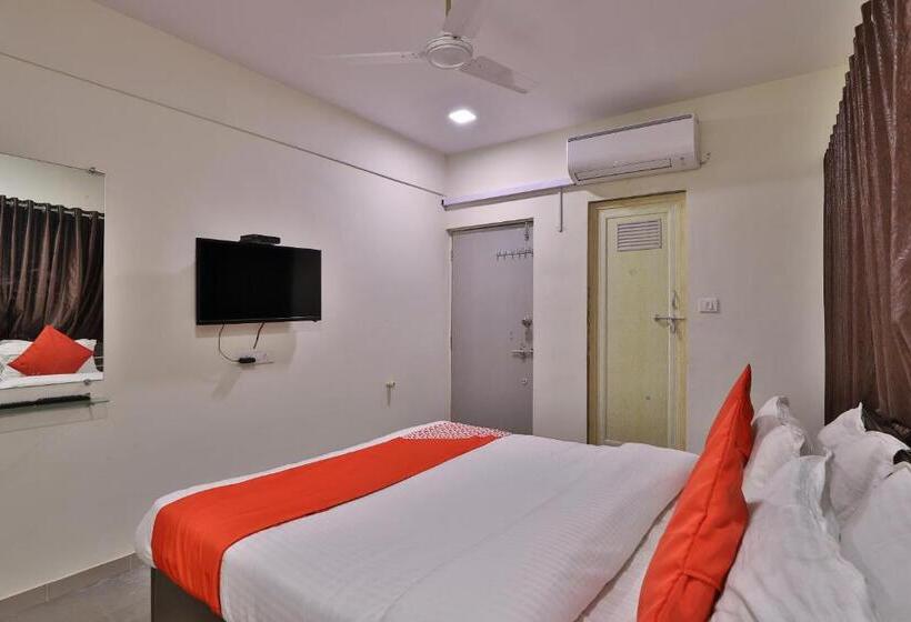Hotell Oyo 46791 New Suryam