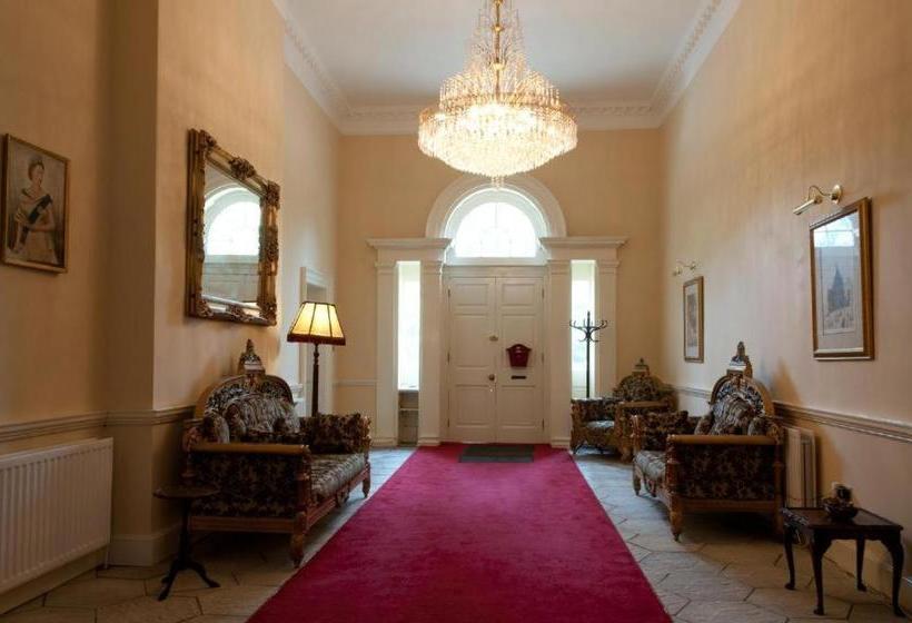 Отель Oyo Ellison Hall