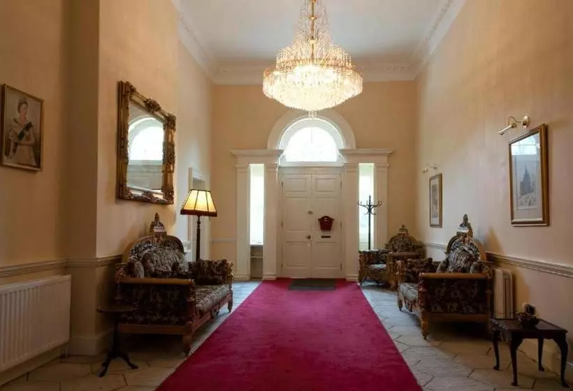 Hotelli Oyo Ellison Hall