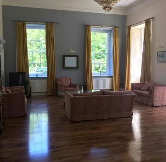 Hotelli Oyo Ellison Hall