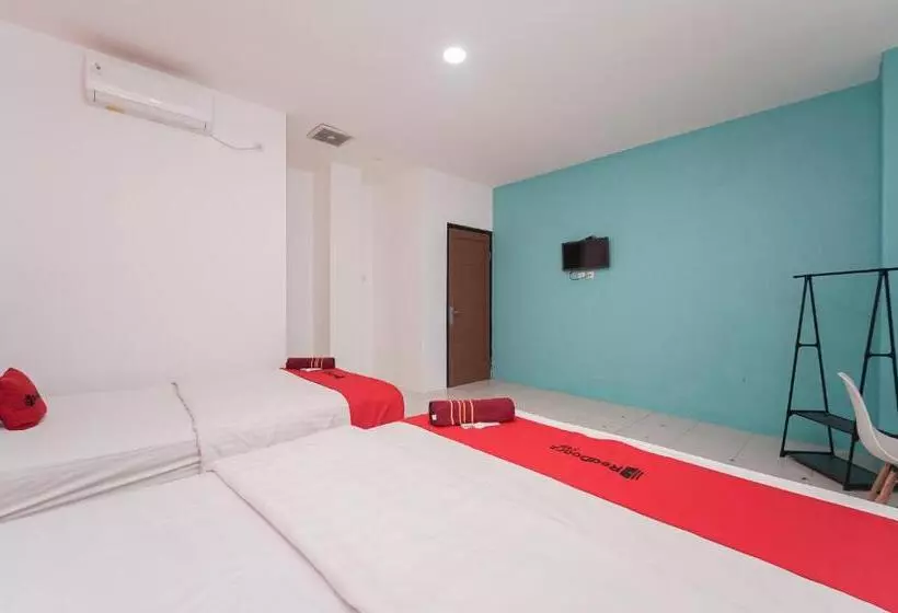 هتل Reddoorz Near Universitas Yarsi