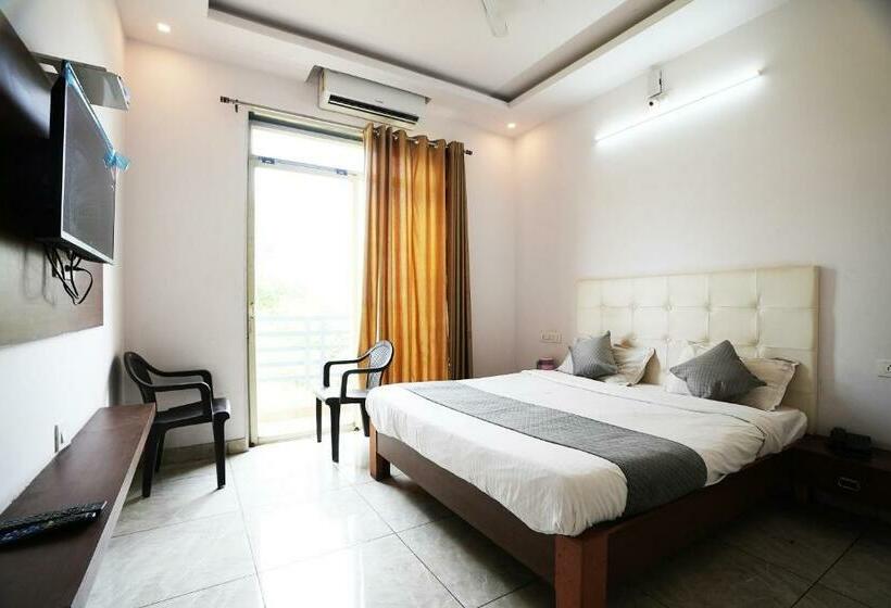 Hotel The Royal Palace