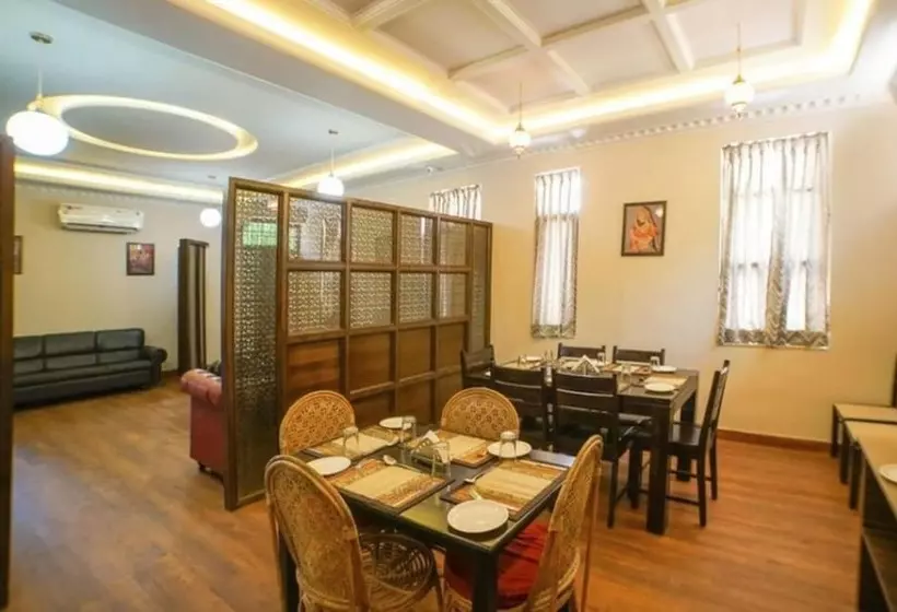 Aamiaismajoitus (B&B) R 41  A Boutique